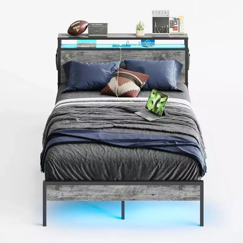 Estructura de cama tamaño full con plataforma y luces LED, cabecero de almacenamiento con estación de carga