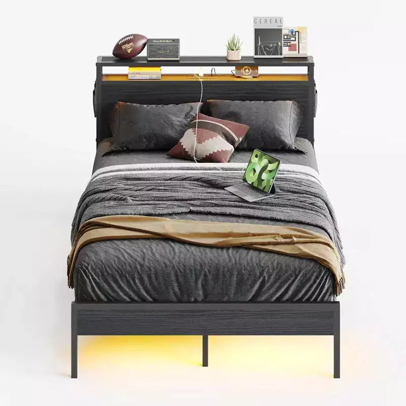 Estructura de cama tamaño full con plataforma y luces LED, cabecero de almacenamiento con estación de carga