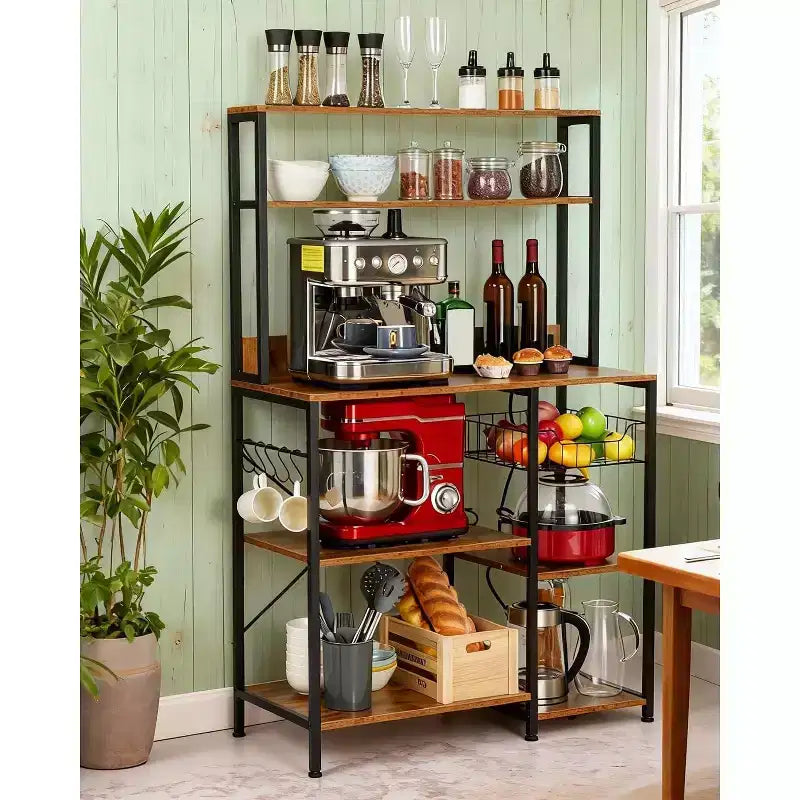 Estantería rústica marrón para panadería con toma de corriente, estante de almacenamiento de cocina de 4 niveles, soporte para microondas, ganchos, organizador de metal y madera para café y especias